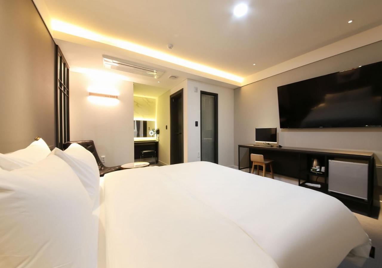 West In Hotel Йосу Екстериор снимка