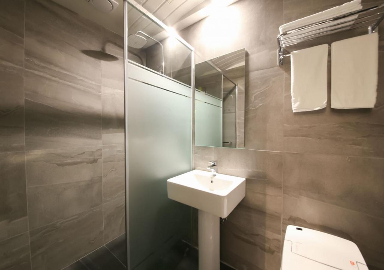 West In Hotel Йосу Екстериор снимка