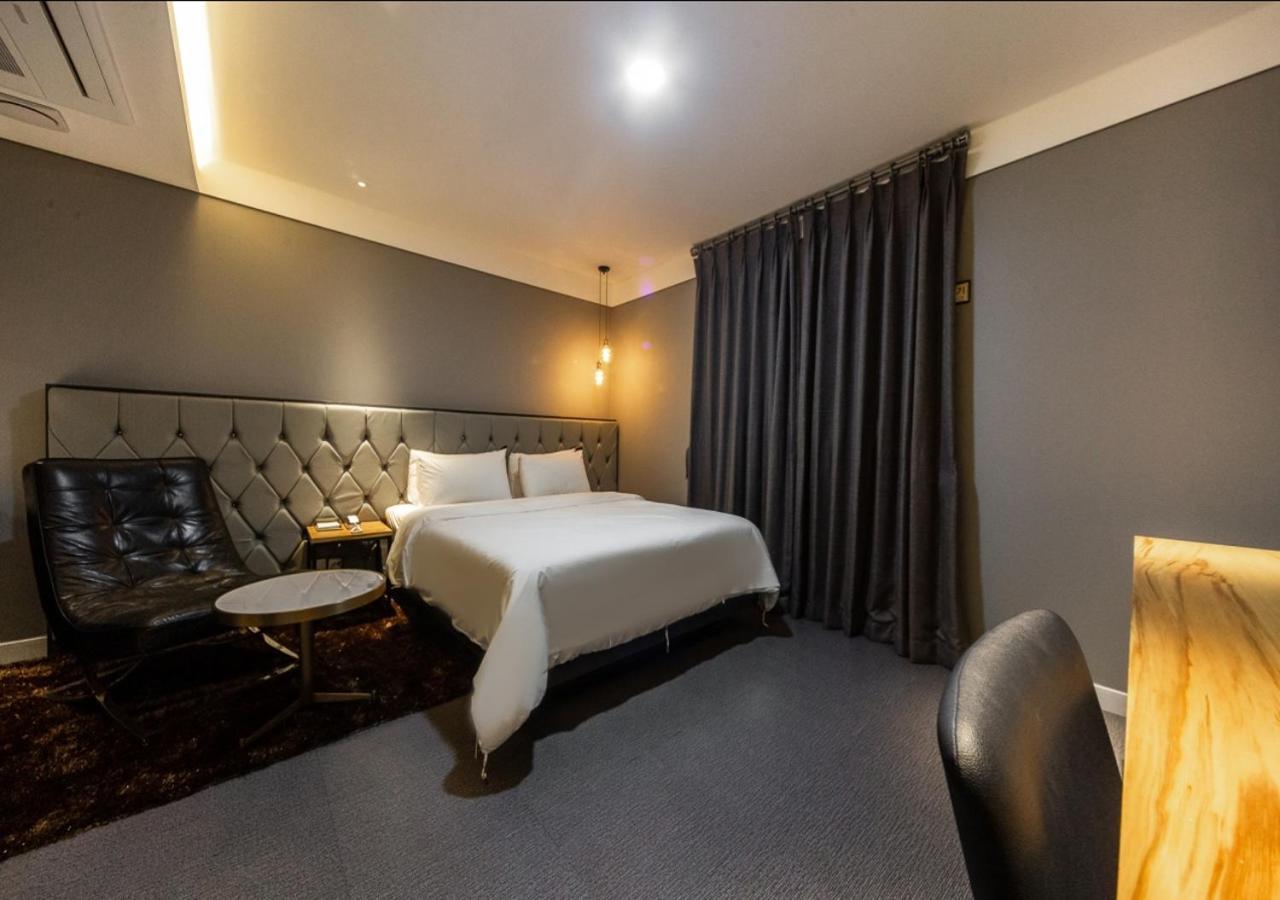 West In Hotel Йосу Екстериор снимка