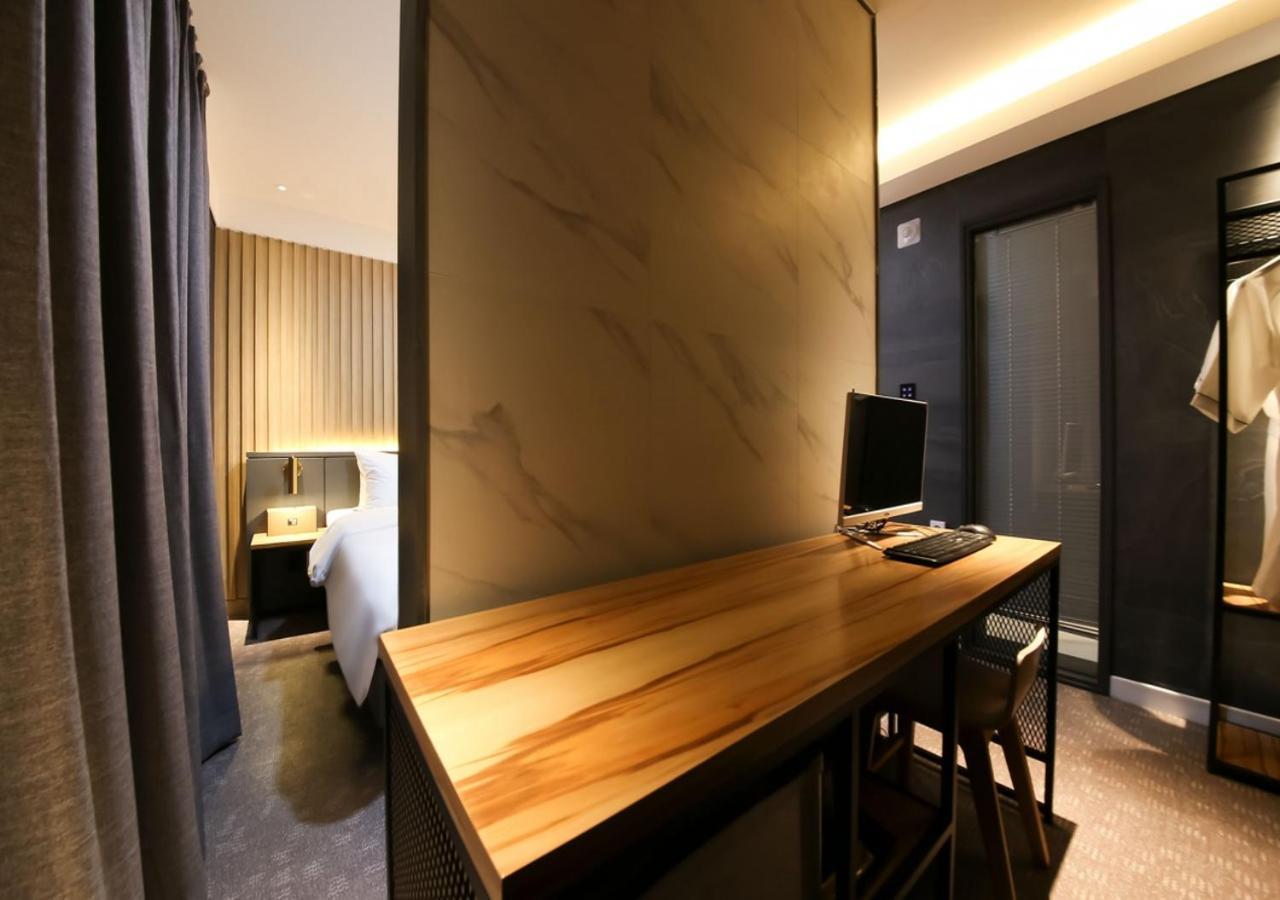West In Hotel Йосу Екстериор снимка