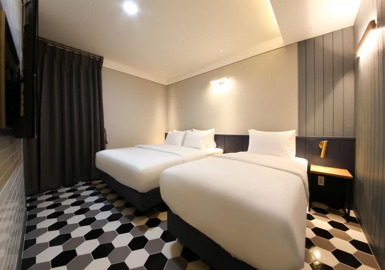 West In Hotel Йосу Екстериор снимка