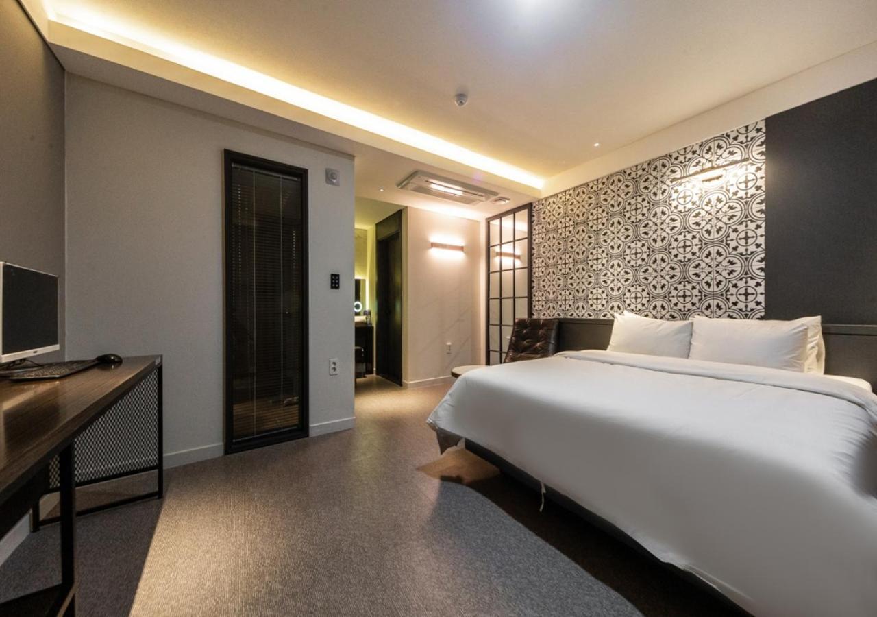 West In Hotel Йосу Екстериор снимка