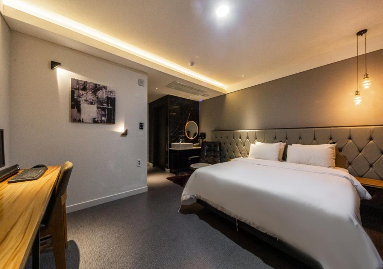 West In Hotel Йосу Екстериор снимка