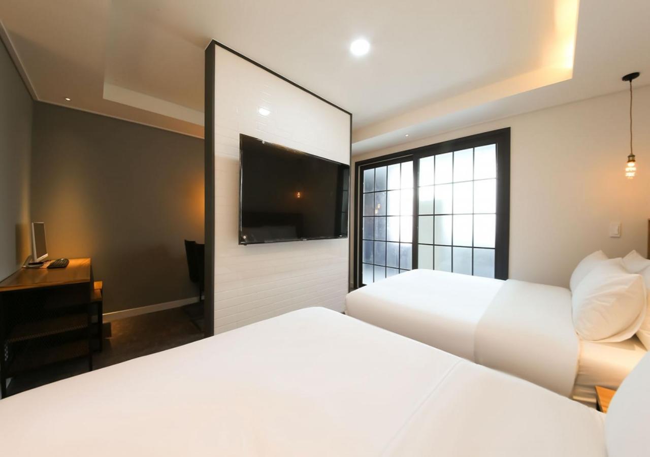 West In Hotel Йосу Екстериор снимка